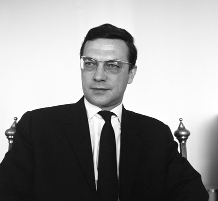 Norddeutscher Rundfunk - EGON MONK - Hrspieldramaturg und Regisseur beim NDR (1957 - 1959), Leiter der Hauptabt. Fernsehspiel beim NDR (1960 - 1968), ab 1970 Regisseur und freier Autor des NDR.
NDR/Annemarie Aldag, honorarfrei - Verwendung gem der AGB im Rahmen einer engen, unternehmensbezogenen Berichterstattung im NDR-Zusammenhang bei Nennung "Bild: NDR/Annemarie Aldag" (S2). NDR Presse und Information/Fotoredaktion, Tel: 040/4156-2306 oder -2305, pressefoto@ndr.de.