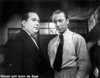 Oskar Sima (li.) als Gdl, Untersuchungsrichter, und Carl Raddatz als Robert Cannenburgh, Nervenarzt, und Golowin, Betrger in "Golowin geht durch die Stadt", Regie: Robert A. Stemmle, 1940 - Foto: Murnau-Stiftung