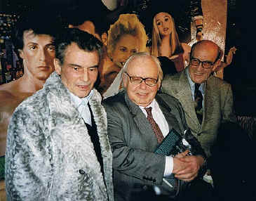 Will Tremper (Mitte) präsentiert sein Buch "Die große Klappe" im Februar 1998, mit Horst Buchholz und Georg Tressler (re.) - Foto mit frdl. Genehmigung von Frau Karin Tressler