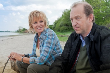 Ulrike Kriener und Peter Heinrich Brix in "Ngel mit Kppen" - Foto: ZDF/Boris Laewen